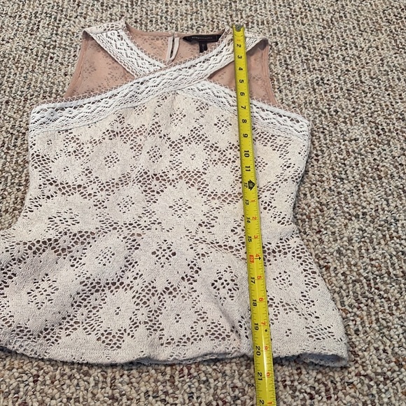 BCBG Max Azria Annica Crochet Lace Peplum Cream & Tan Cross Neck Top. XS - Picture 11 of 12